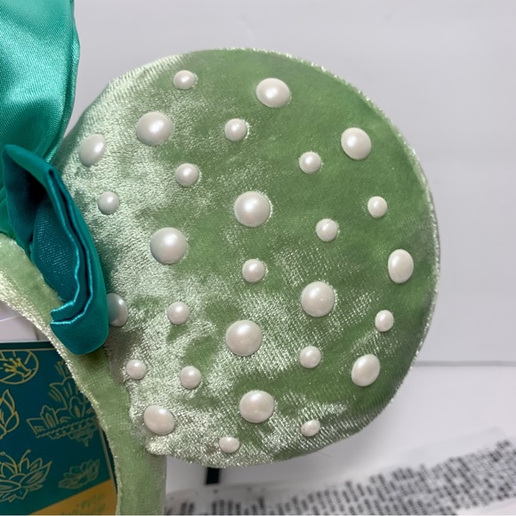 (Sold)NWT. Disney Parks Princess Tiana soft  Minnie ears headband in soft green - Picture 4 of 9